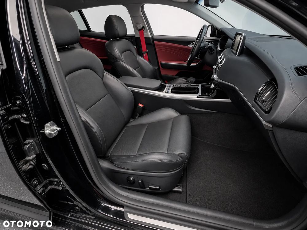 Kia Stinger - 14