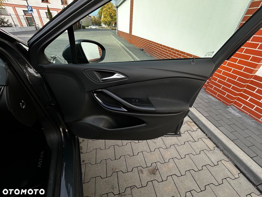 Opel Astra 1.4 T Dynamic S&S - 18