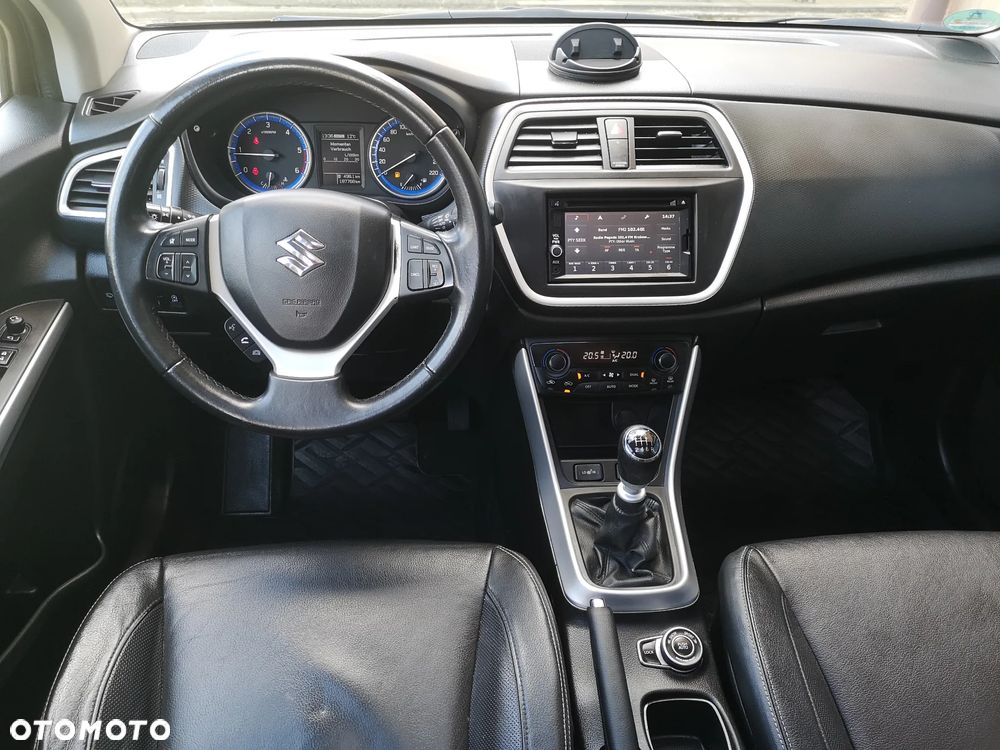 Suzuki SX4 S-Cross 1.6 DDiS Premium Plus - 17