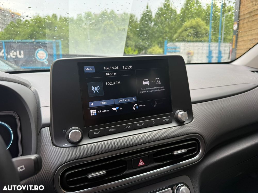 Hyundai KONA Select - 12