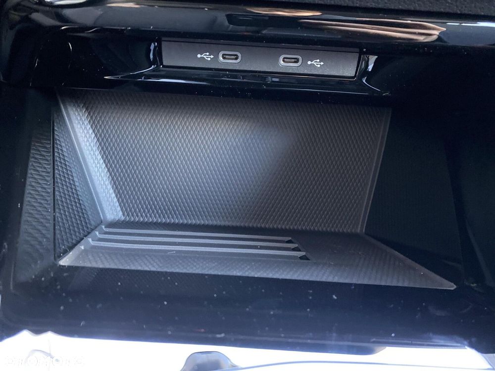 Volkswagen Golf - 27