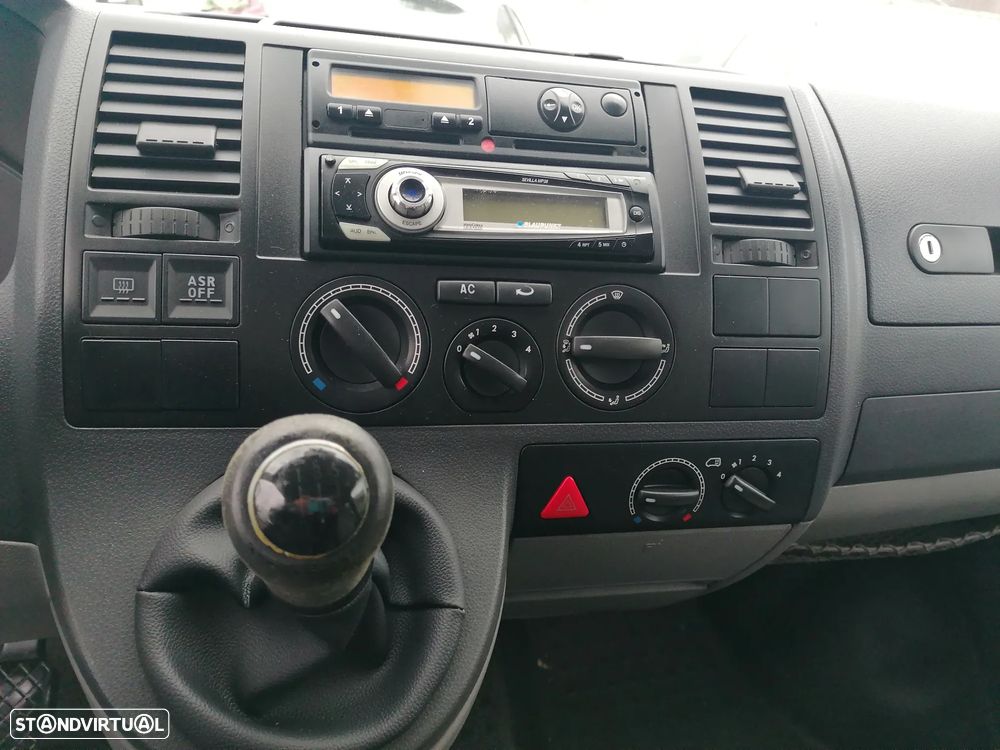 VW Transporter 1.9TDI/9Lug - 10