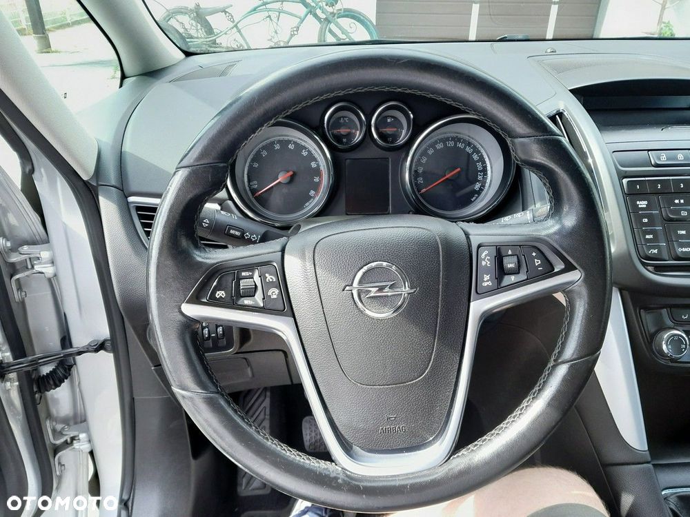 Opel Zafira - 18
