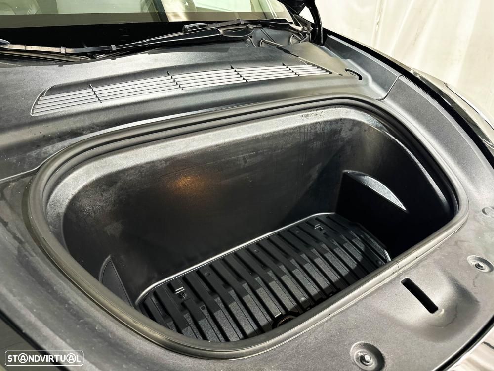 Tesla Model Y Long Range Dual Motor AWD - 52