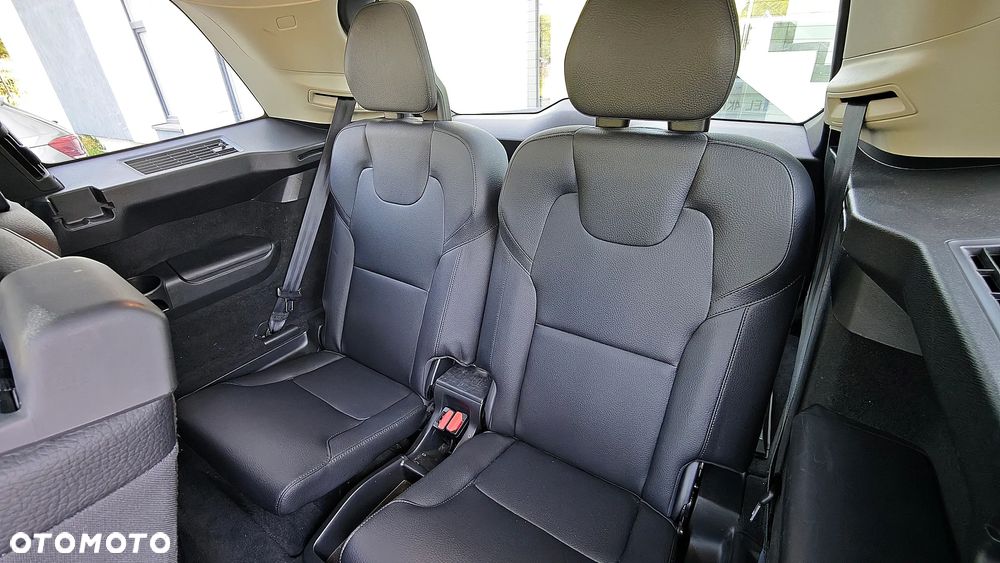 Volvo XC 90 - 26