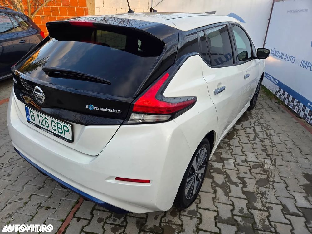 Nissan LEAF - 10