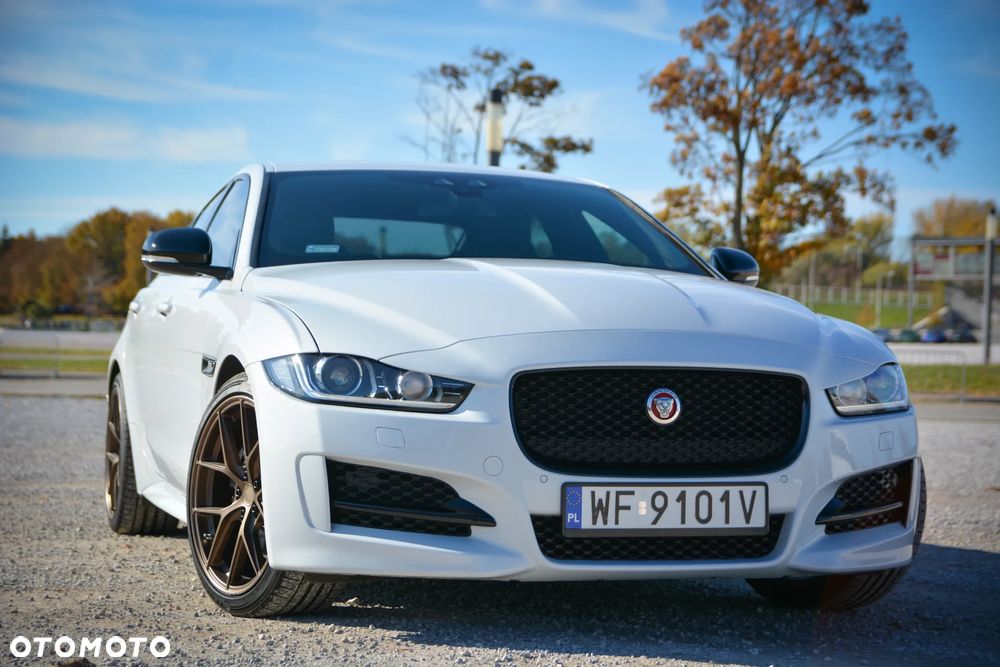 Jaguar XE 2.0 D R-Sport - 1