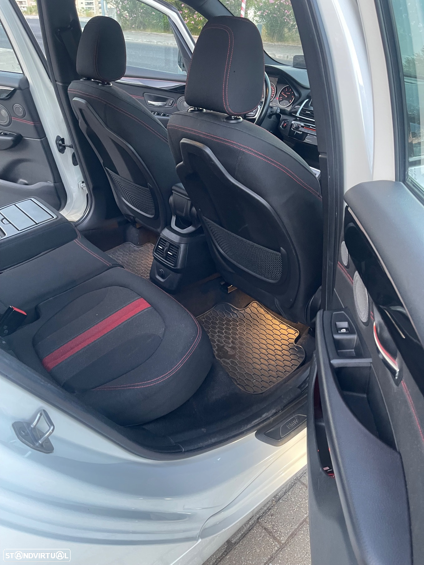 BMW 218 Active Tourer d Aut. Sport Line - 11