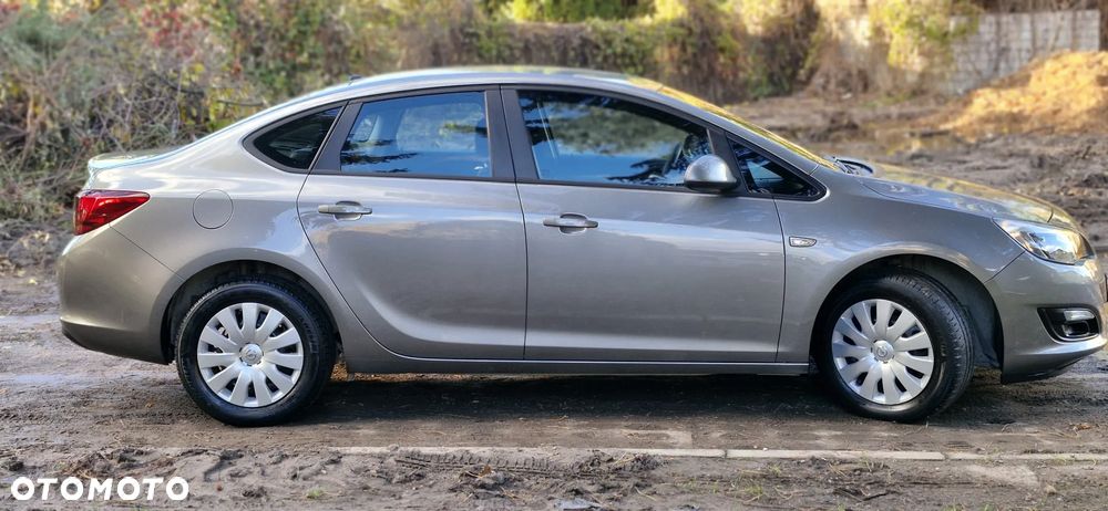 Opel Astra IV 1.6 Cosmo - 17