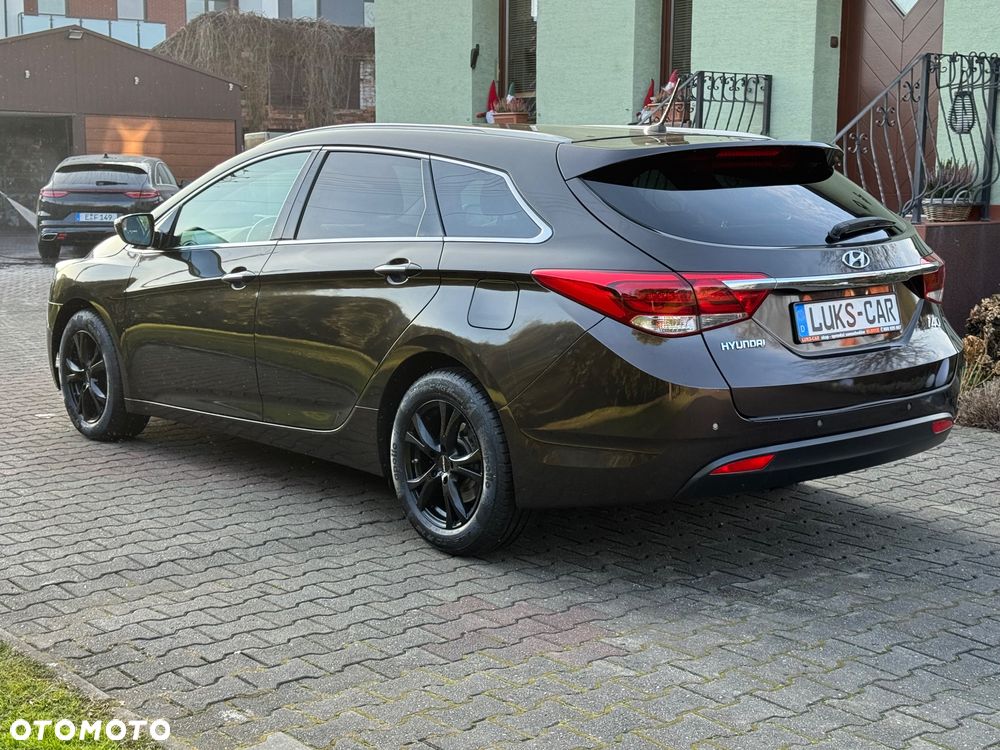 Hyundai i40 Kombi blue 1.6 Space - 38