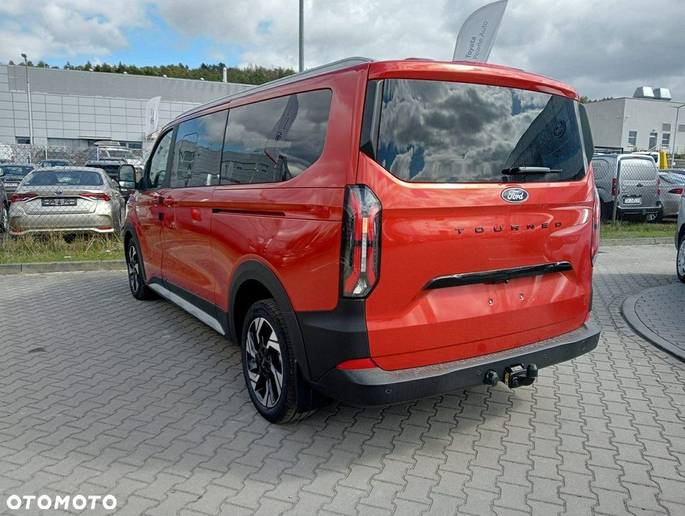 Ford Tourneo Custom - 9