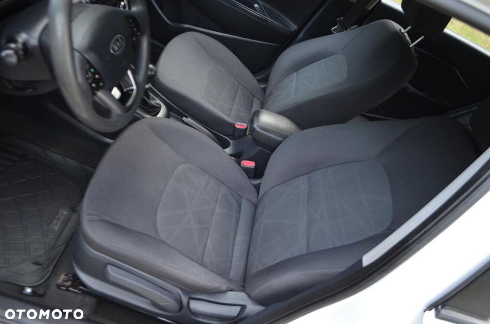 Kia Rio 1.2 L - 22
