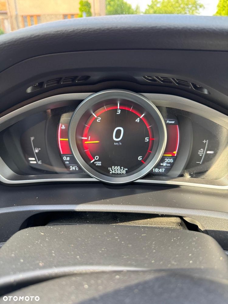 Volvo V40 D3 Drive-E R-Design Kinetic - 18