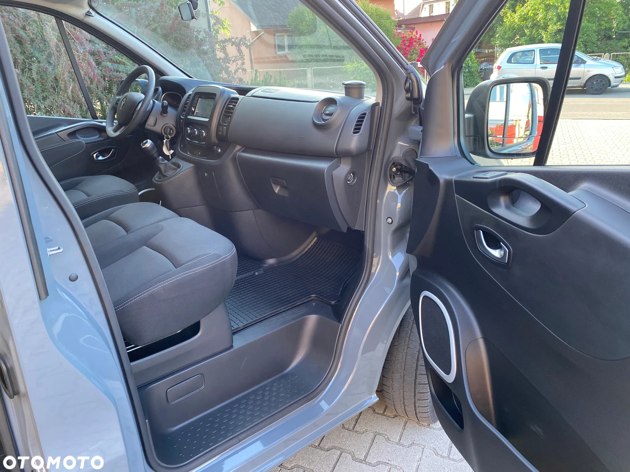 Renault Trafic 2.0 Doka 6 Osobowa Samochód Ciężarowy N1 Rejestracja 11.2021r - 8