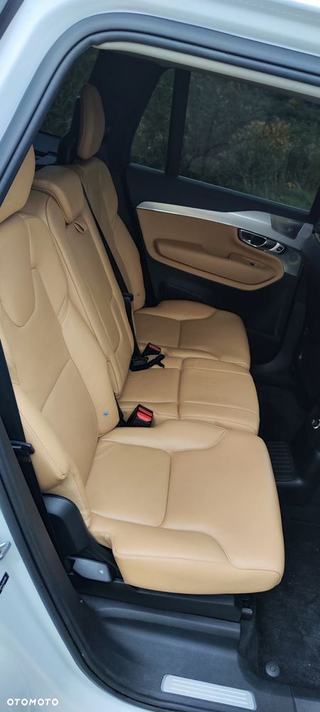 Volvo XC 90 T8 AWD Plug-In Hybrid Momentum 7os - 25