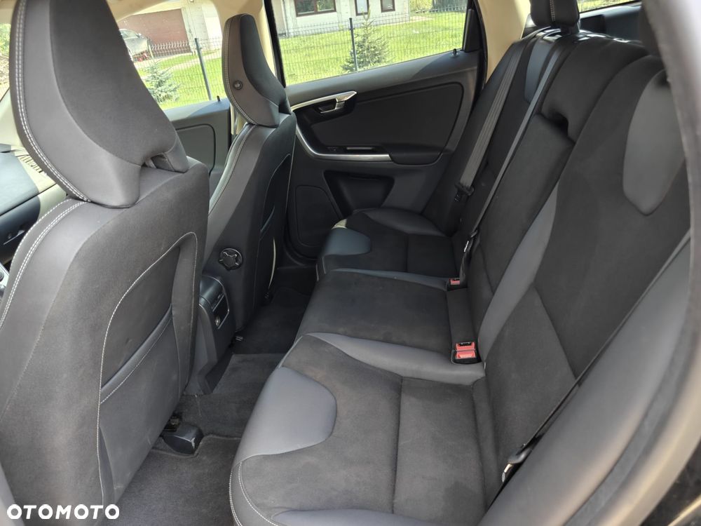Volvo XC 60 3.2 AWD Momentum - 6