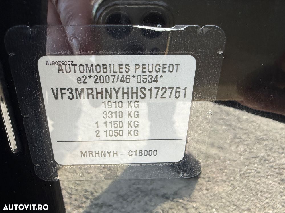 Peugeot 3008 1.2 PureTech Turbo S&S Allure - 20