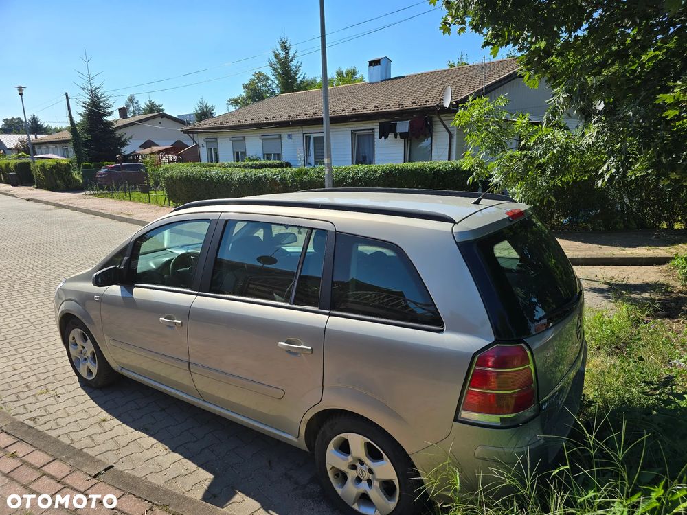 Opel Zafira 1.6 Enjoy - 2