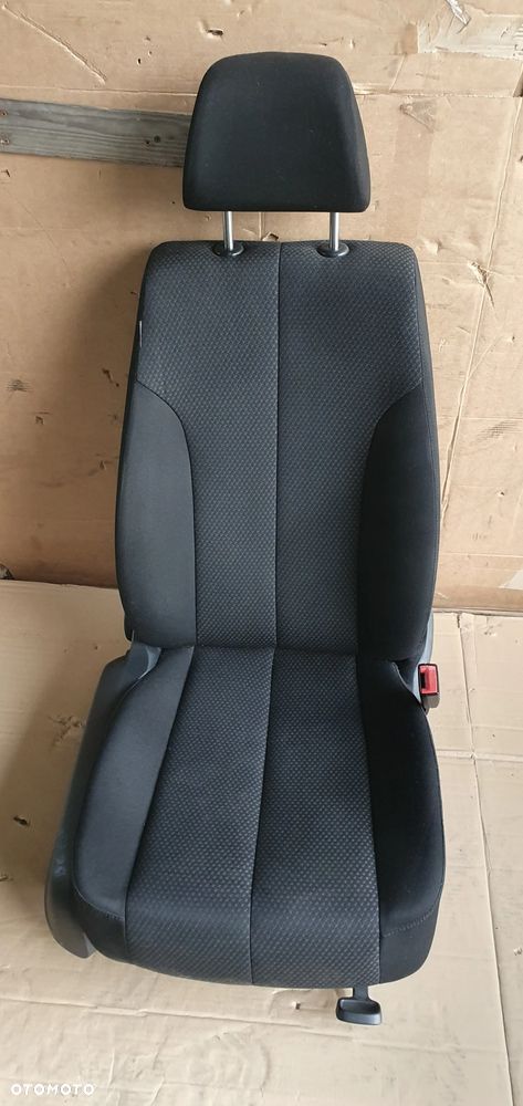 Fotel pasażera prawy przód przedni VW Passat B6 - 1