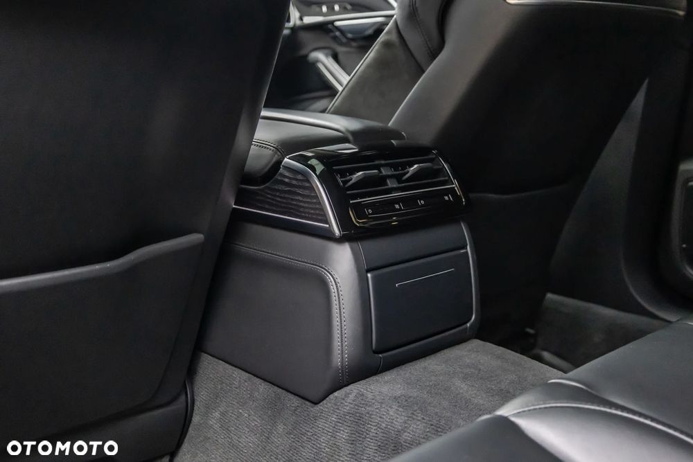 Audi A8 55 TFSI mHEV Quattro Tiptr - 33