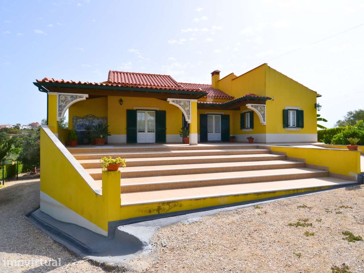 Moradia T4 inserida num terreno com 3.720 m² - Grande imagem: 2/34