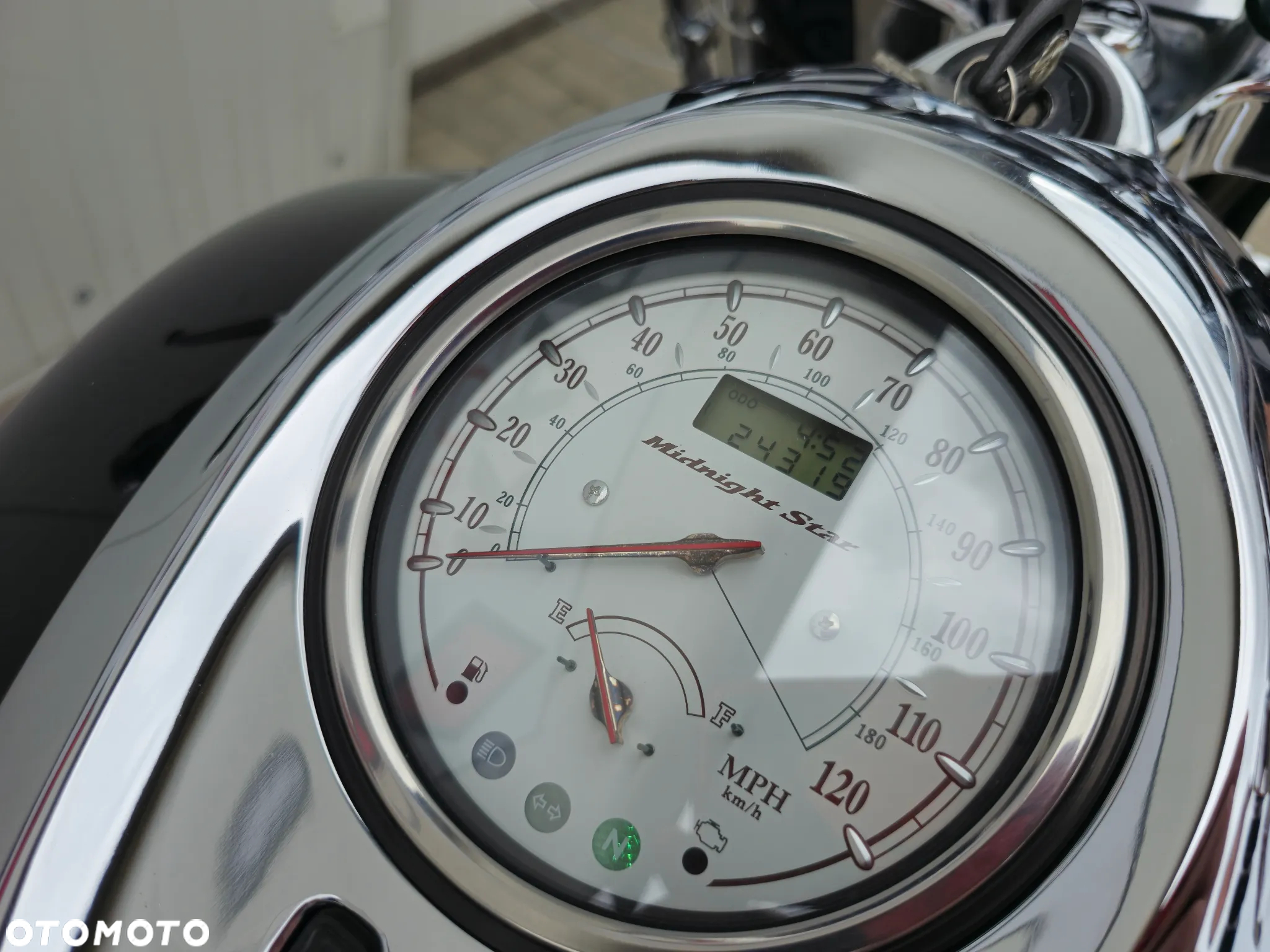 Yamaha Road Star - 12