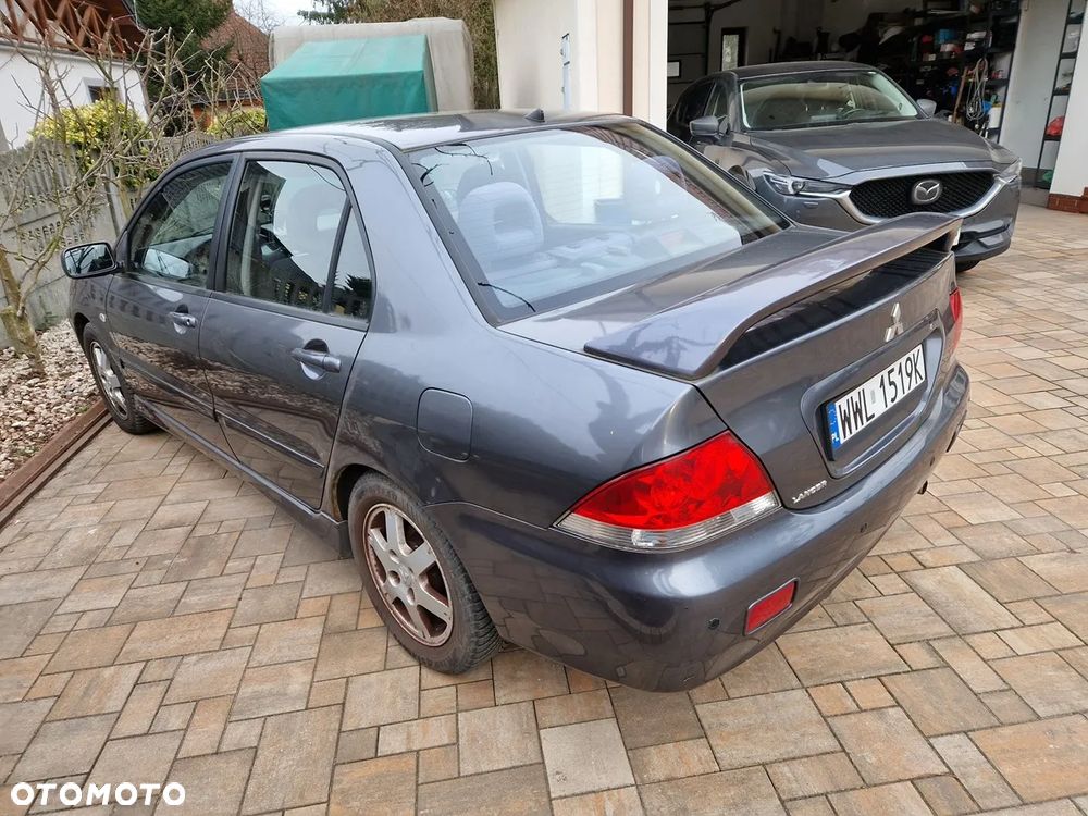 Mitsubishi Lancer 1.6 Invite - 3