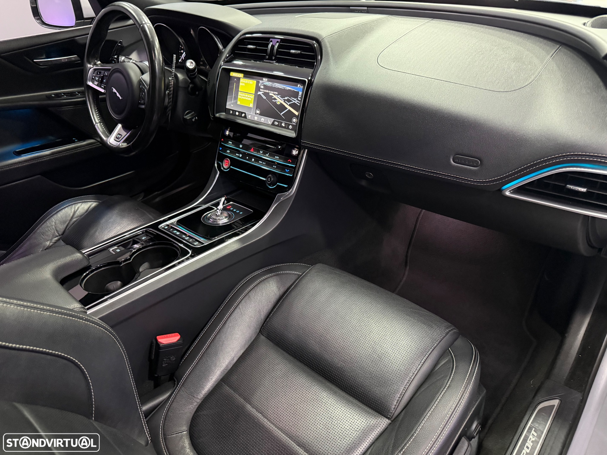 Jaguar XE 2.0 D R-Sport Aut. - 31
