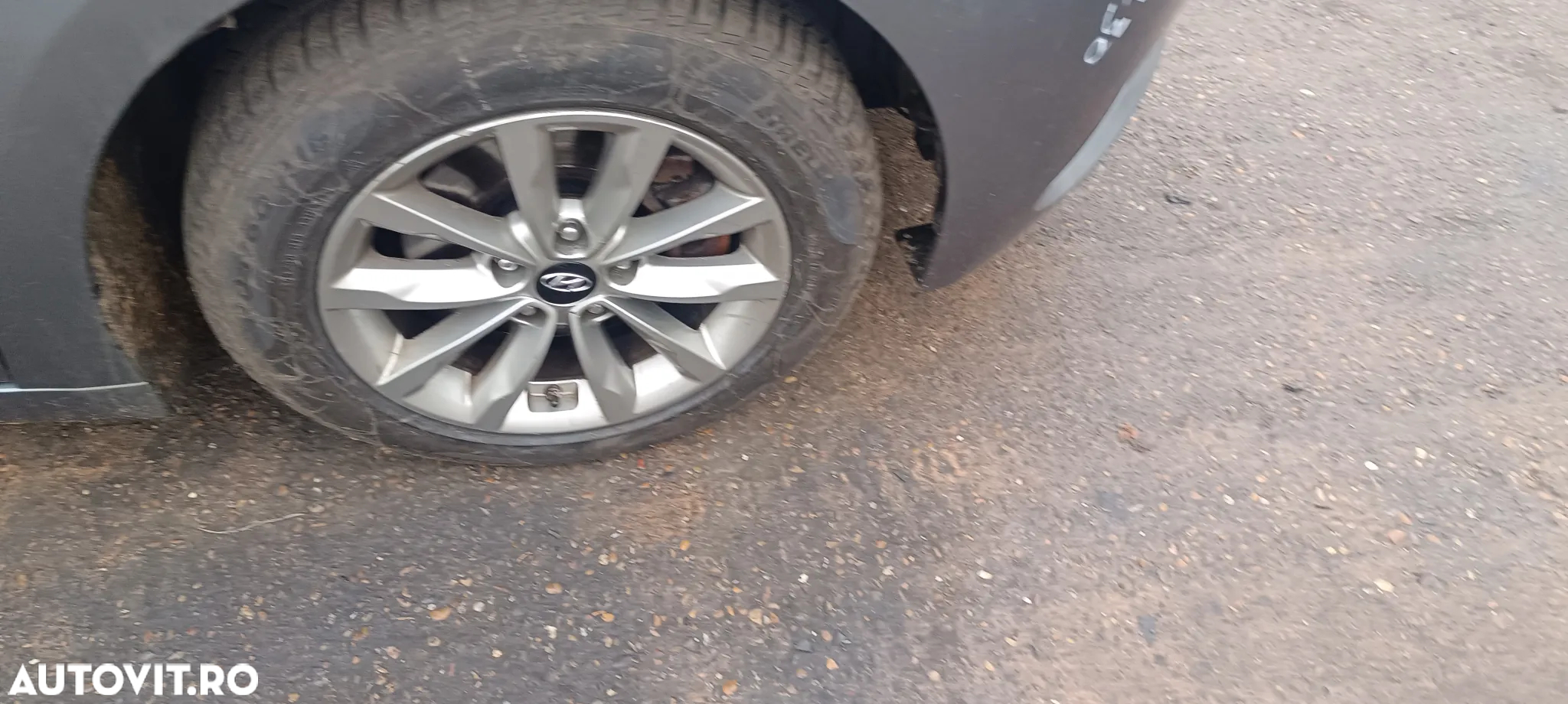 Dezmembrari / Dezmembrez Hyundai I40 1.7 D4FD cutie 6 trepte TN22 culoare Titanium Silver [T6S] - 8