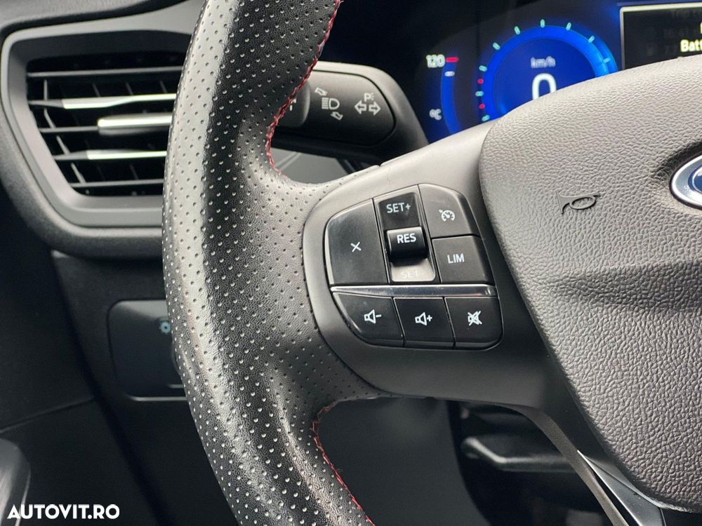 Ford Kuga 2.5 Duratec FHEV 4x4 ST-LINE - 17