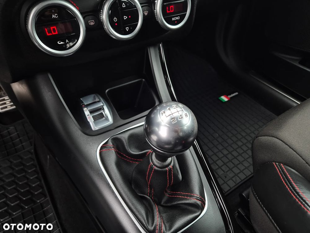 Alfa Romeo Giulietta 1.4 TB Distinctive - 22