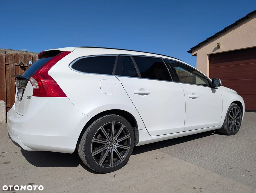 Volvo V60 D3 Geartronic Summum - 12