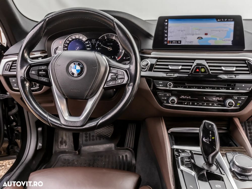 BMW Seria 5 520d Aut. Luxury Line - 17