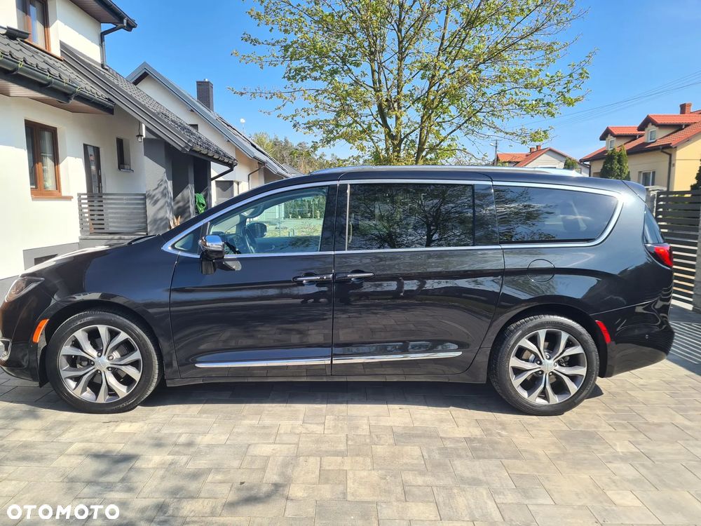 Chrysler Pacifica - 15