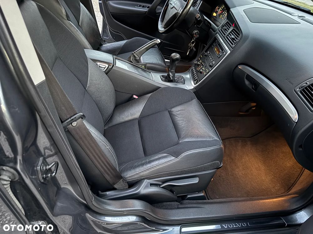 Volvo S60 2.4D Momentum - 17