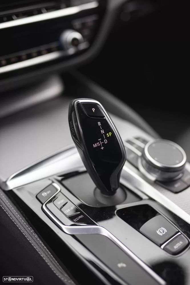 BMW 520 d Pack Desportivo M Auto - 20