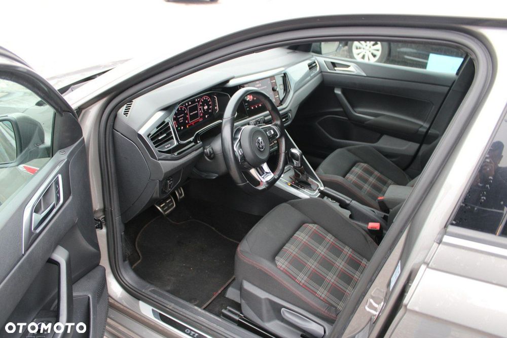 Volkswagen Polo - 17