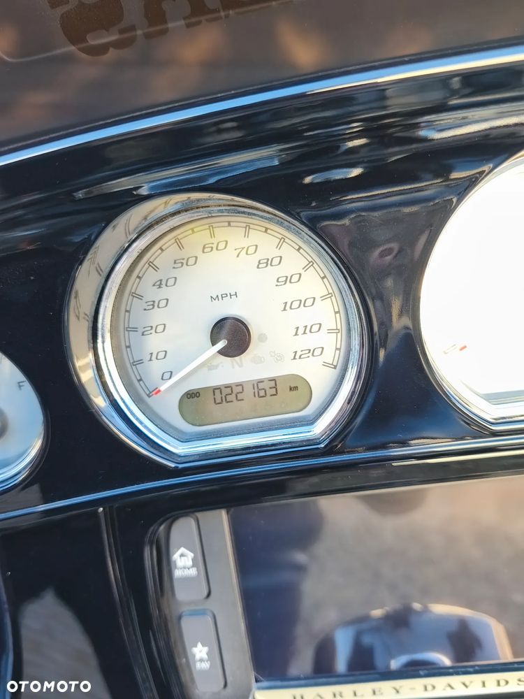 Harley-Davidson Touring Street Glide - 11