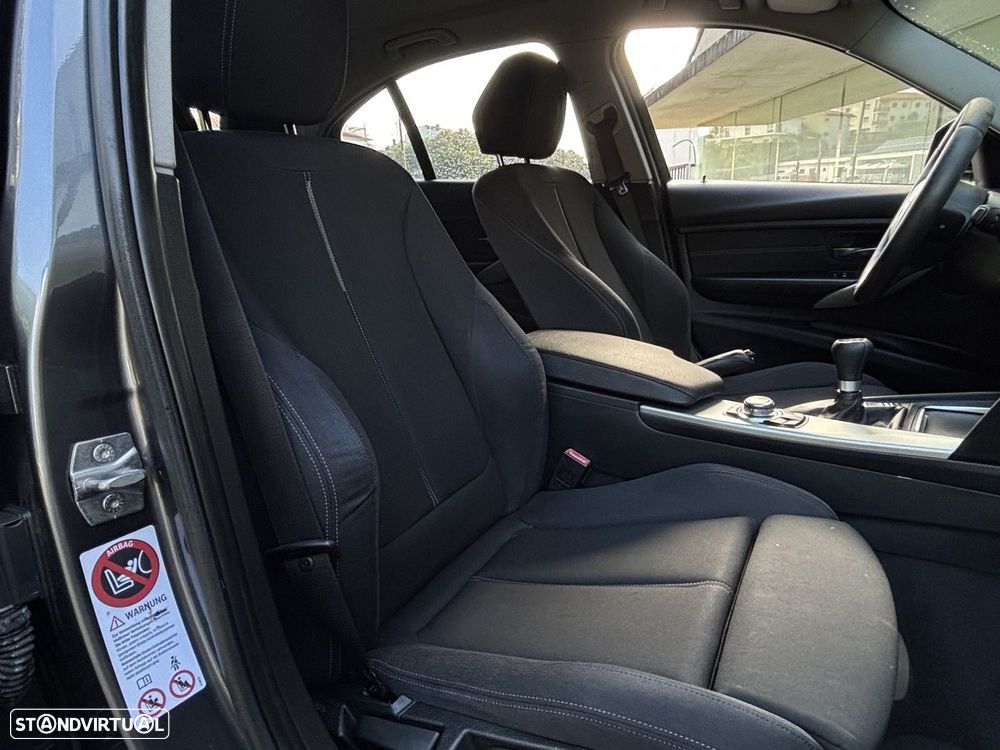 BMW 318 d Pack M - 10