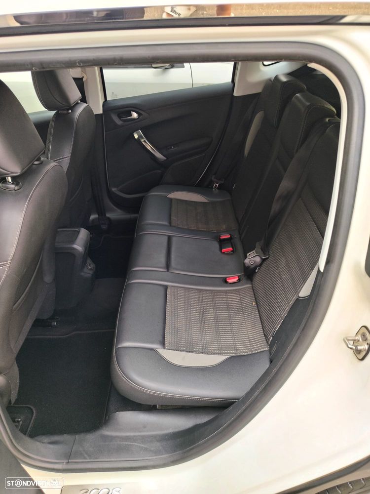 Peugeot 2008 1.6 BlueHDi Allure - 10