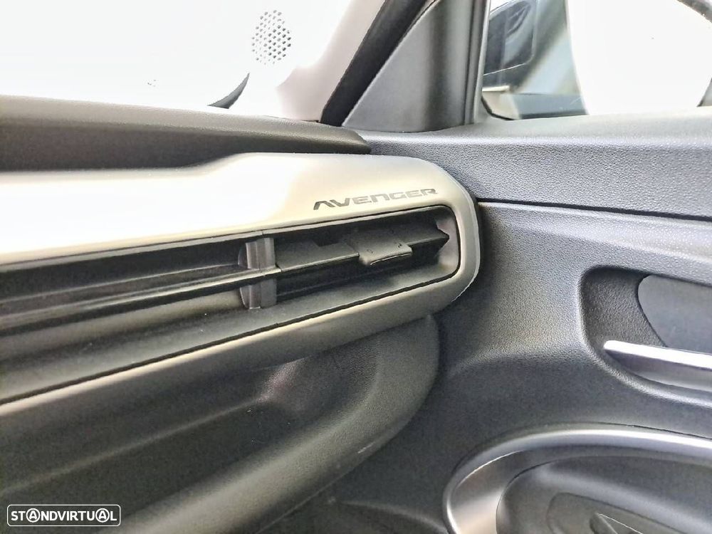 Jeep Avenger 1.2 TG Altitude - 23