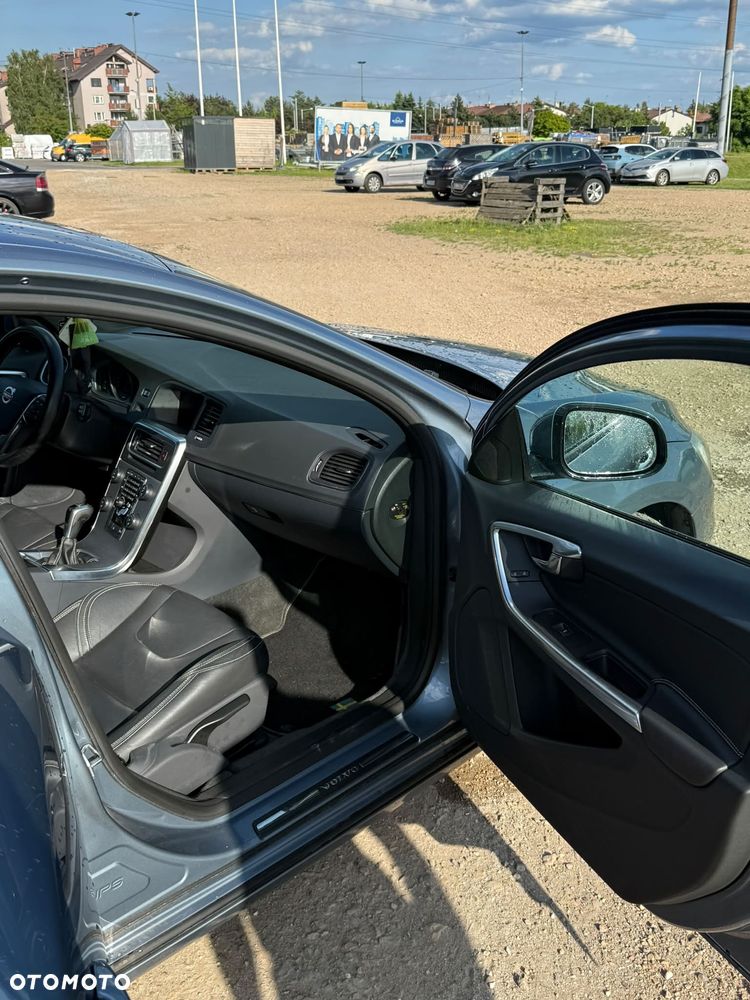 Volvo V60 D2 Drive-E Momentum - 13