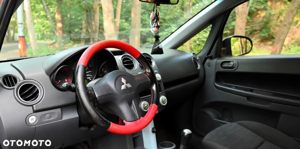 Mitsubishi Colt - 5