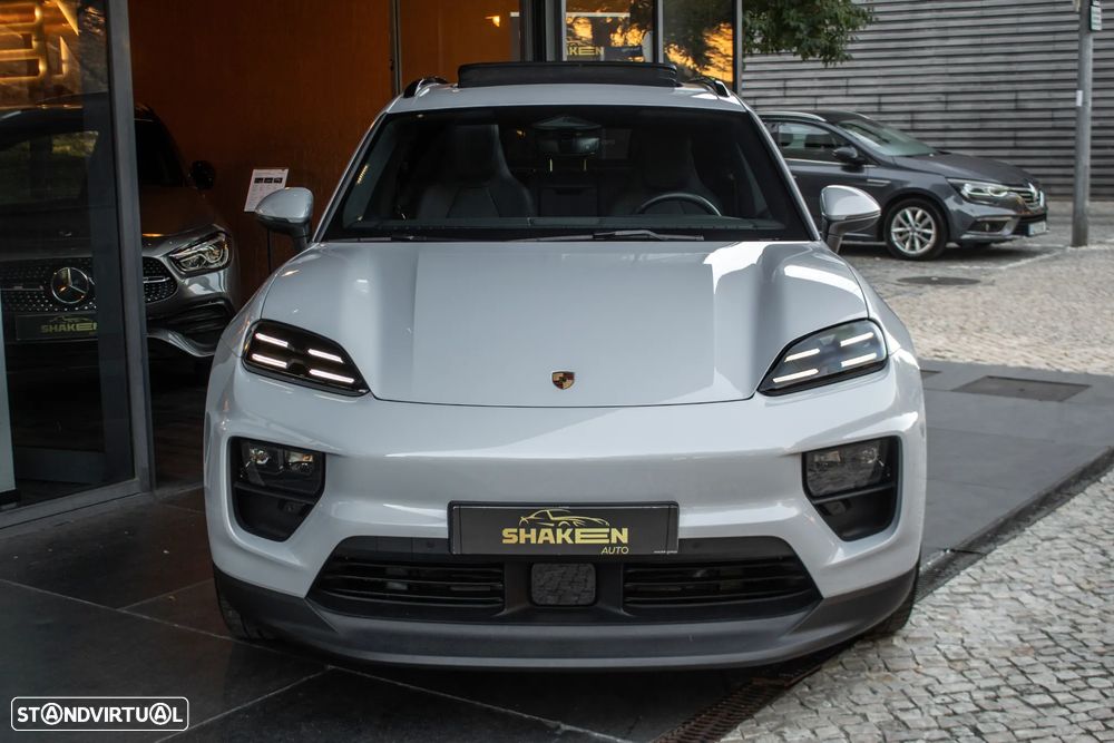 Porsche Macan Electric 4 - 2