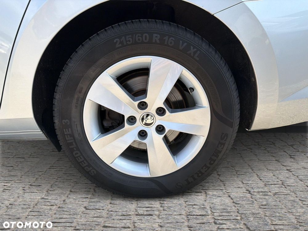 Skoda Superb 2.0 TDI SCR Ambition DSG - 20