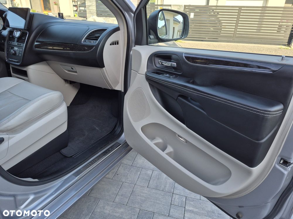 Chrysler Town & Country 3.6 Touring - 20