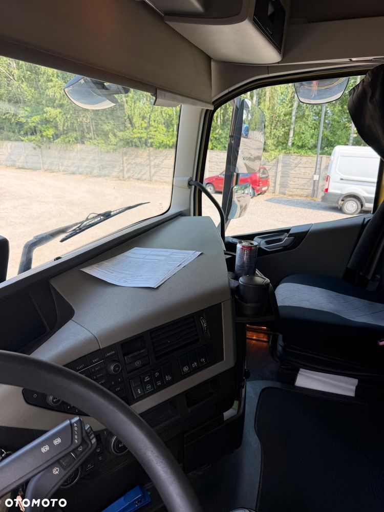 Volvo - 8