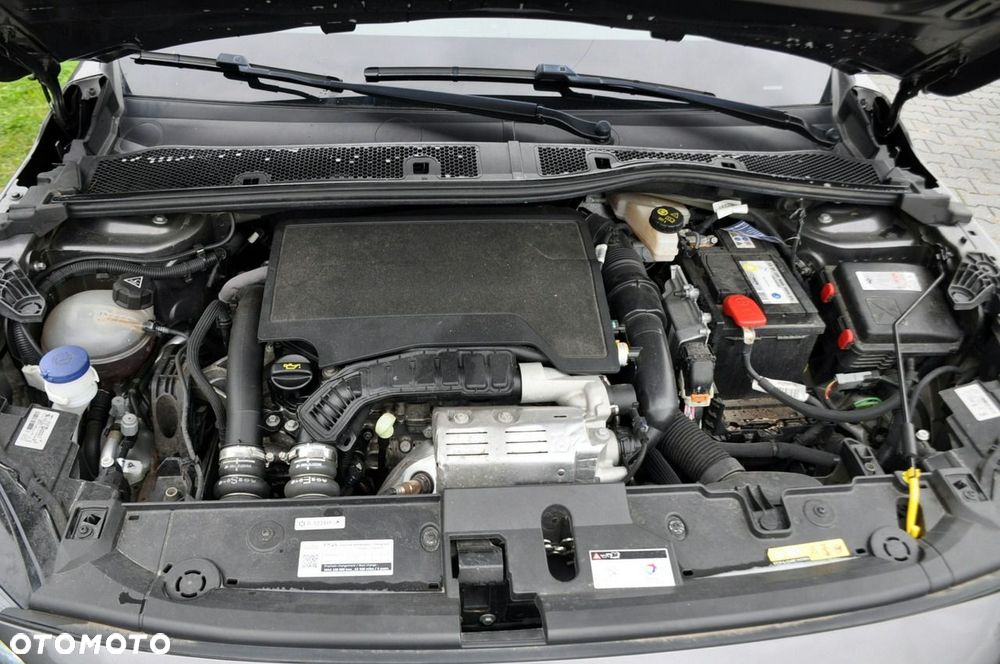 Peugeot 208 - 38