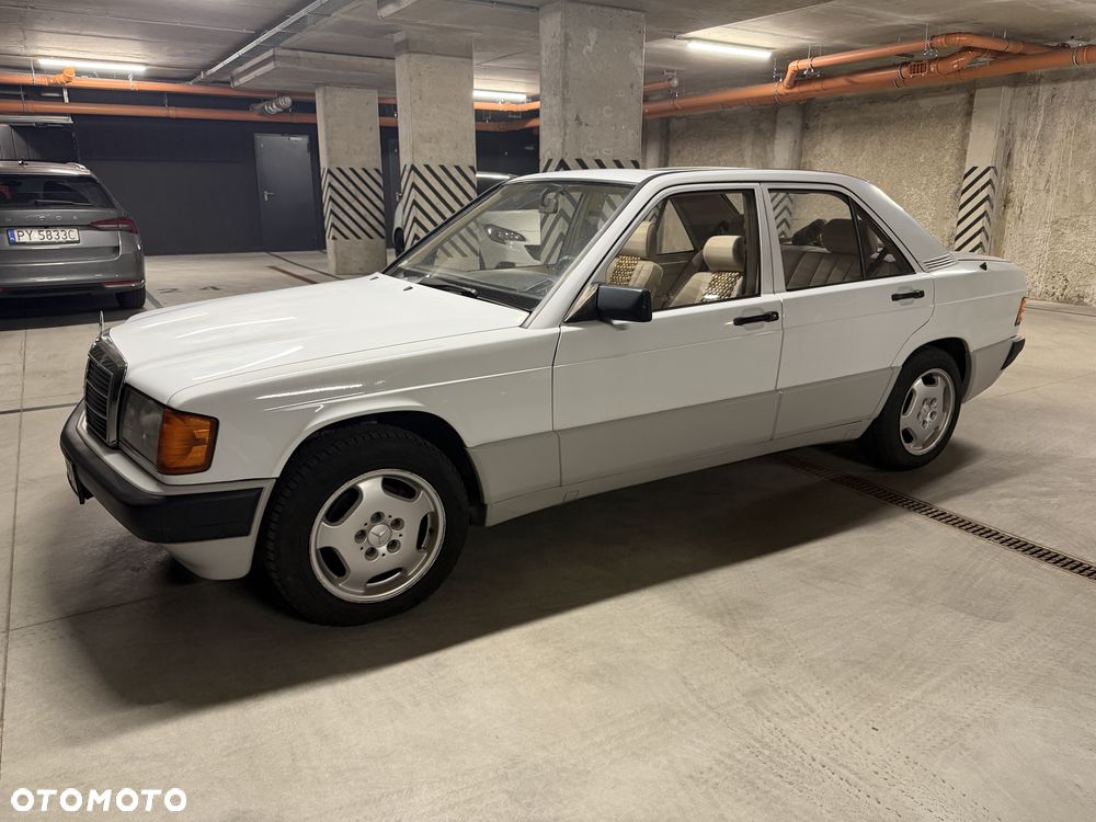 Mercedes-Benz W201 (190) - 5