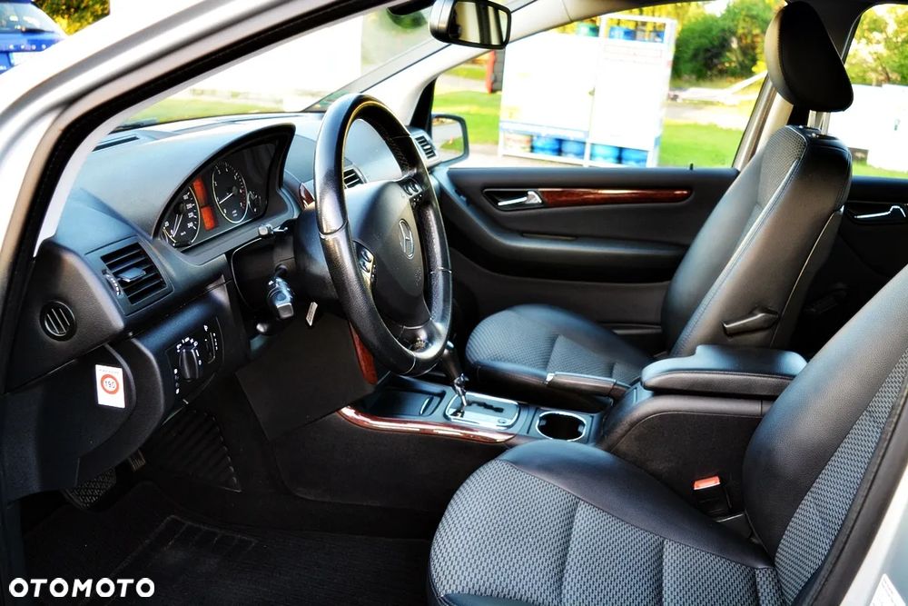Mercedes-Benz Klasa A 160 Autotronic Elegance - 18